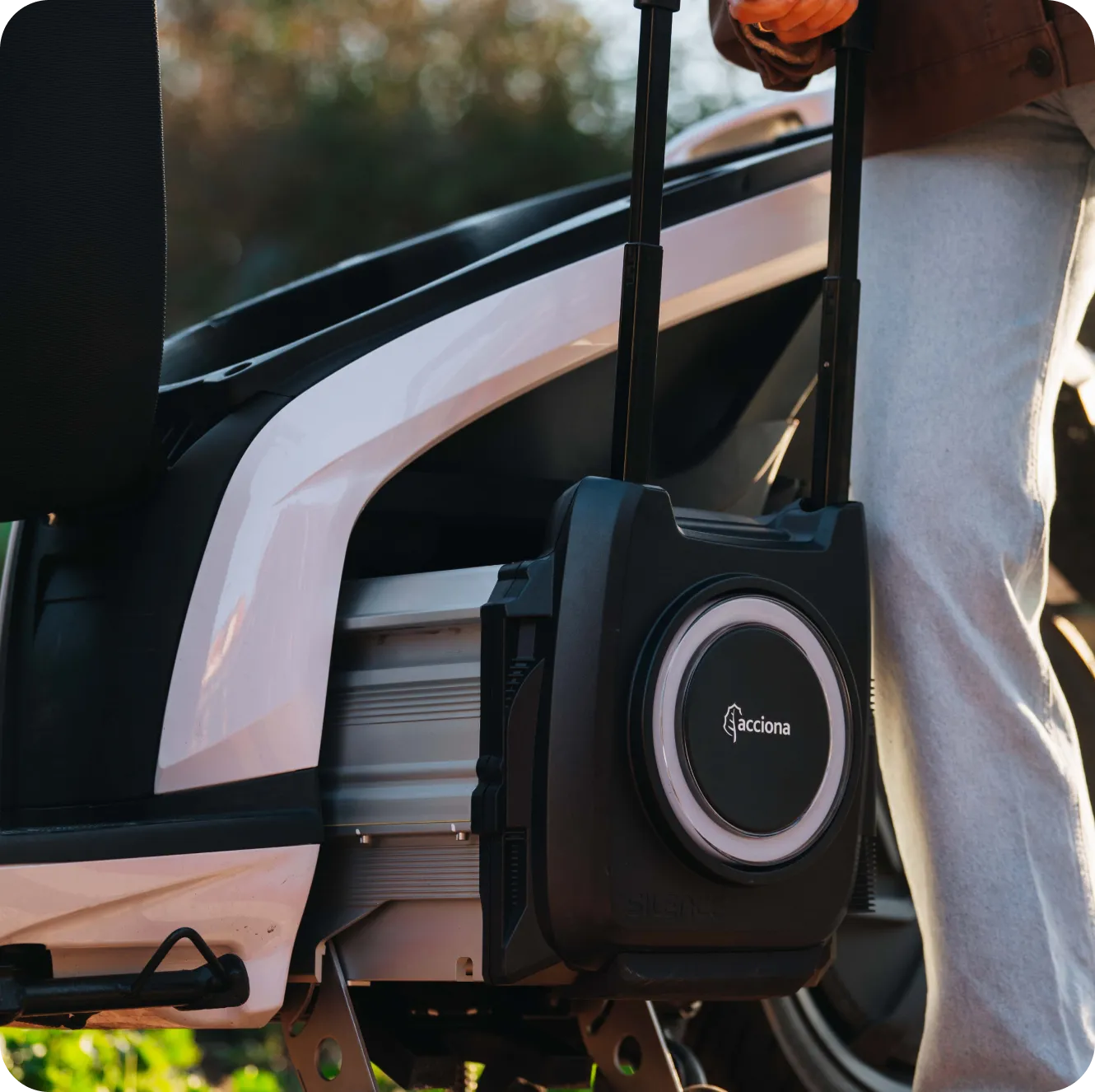 Batería extraíble de Silence, con asa y ruedas